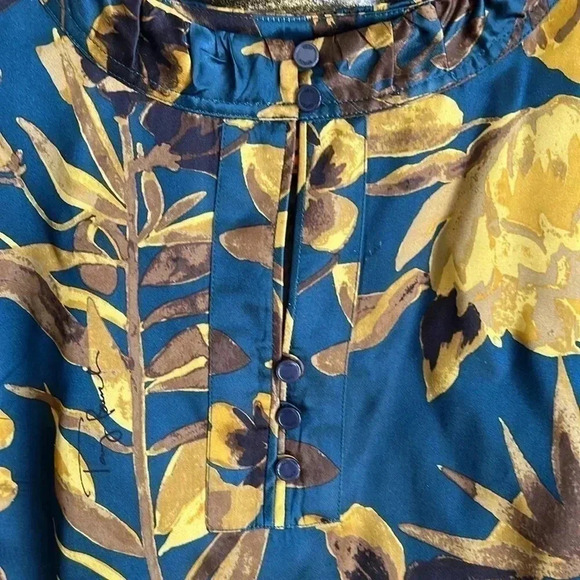 Tory Burch Sleeveless Silk-Blend 1/4 Signature Button Top Blouse Size 2 - Picture 5 of 16